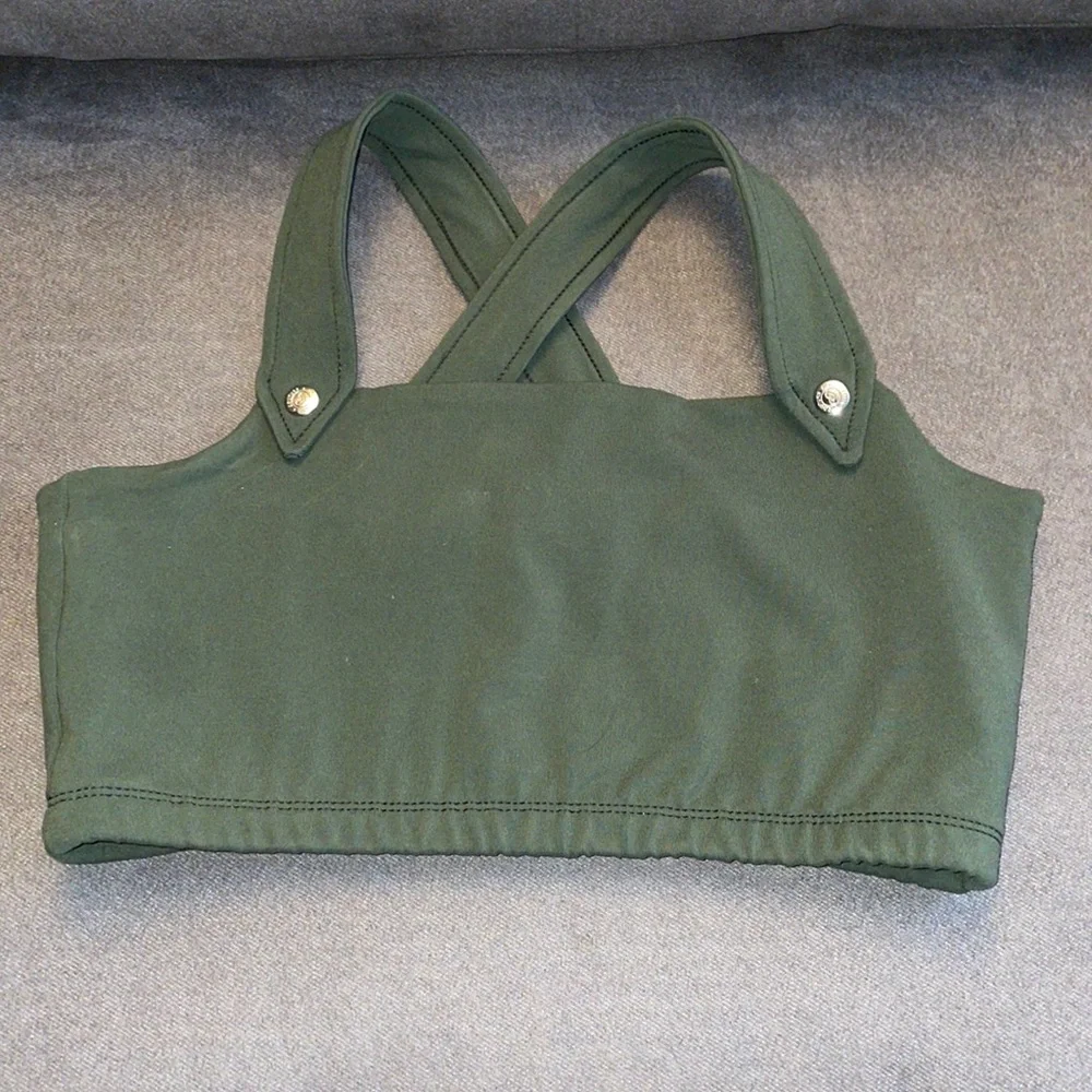 NWOT. Couture Active Wear. Size M/L - Picture 1 of 5